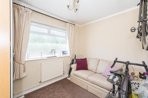 8 Willis Close, Epsom, KT18 7SS