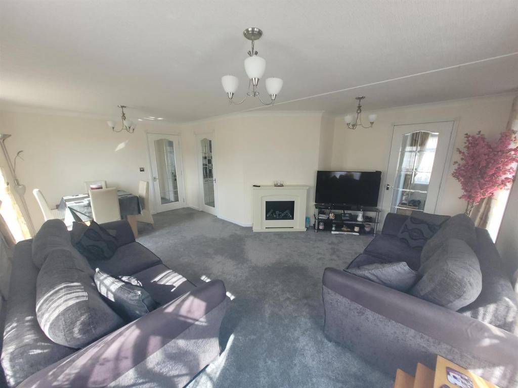 Kingsmead Park, Allhallows 2 bed park home £199,995