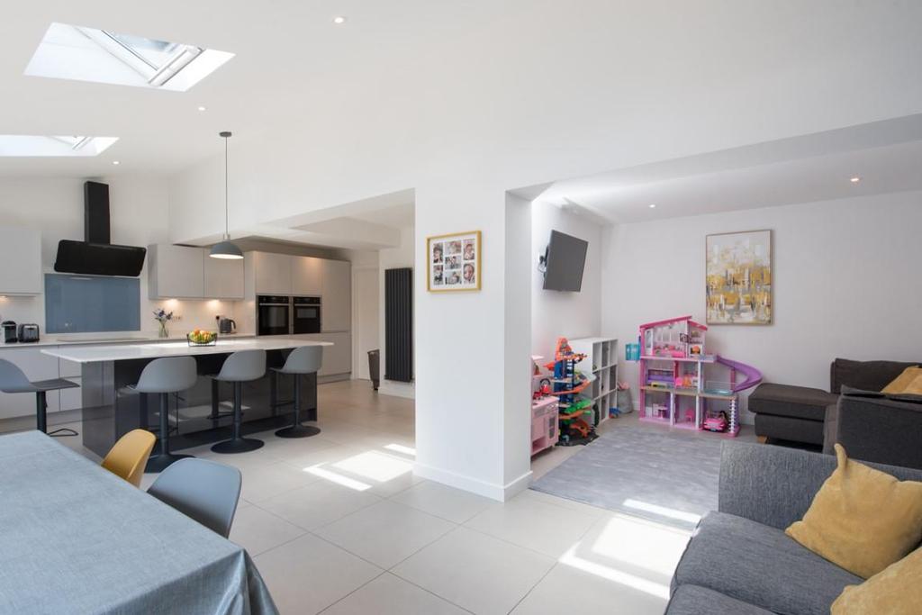 Dower Road, Four Oaks 4 bed semidetached house £525,000