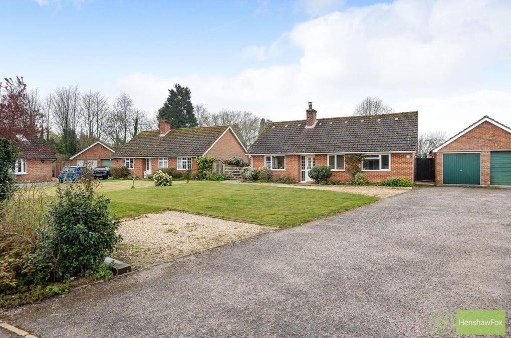 St. Andrews Close, Timsbury, Hampshire 3 bed detached house £650,000
