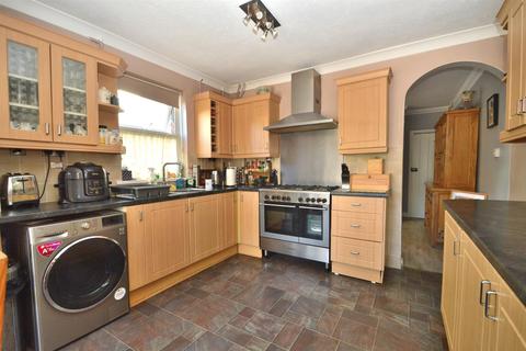 3 bedroom semi-detached house for sale - Freshwater
