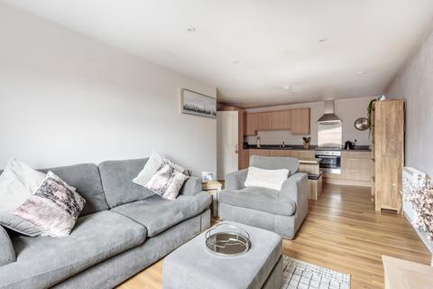 205 Cloatley Crescent, Royal Wootton Bassett, Swindon, SN4 7FX