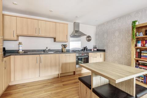 205 Cloatley Crescent, Royal Wootton Bassett, Swindon, SN4 7FX
