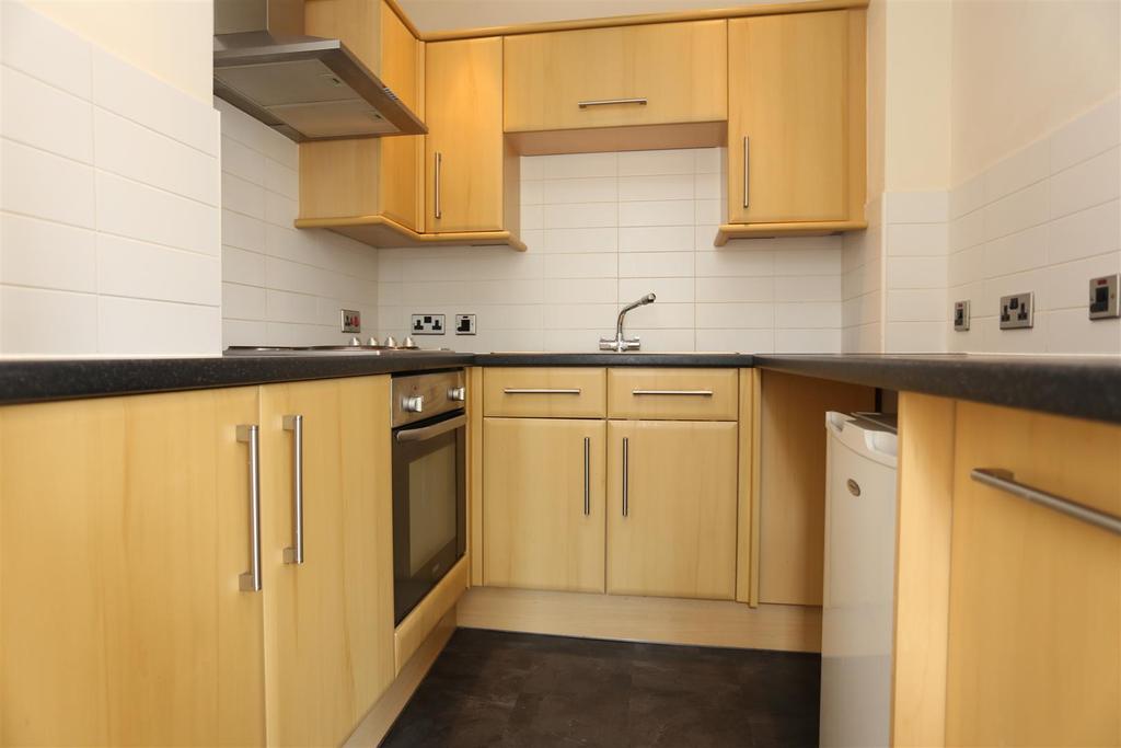 First Avenue, Hove 1 bed flat - £995 pcm (£230 pw)