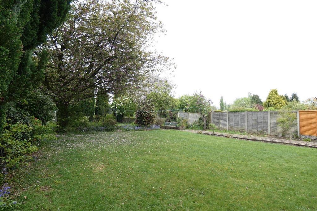 Foley Road West, Streetly 3 bed detached bungalow £550,000