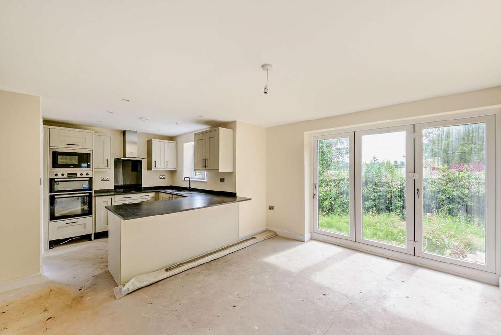 Gaiafields Road, Lichfield... 3 bed detached house £450,000