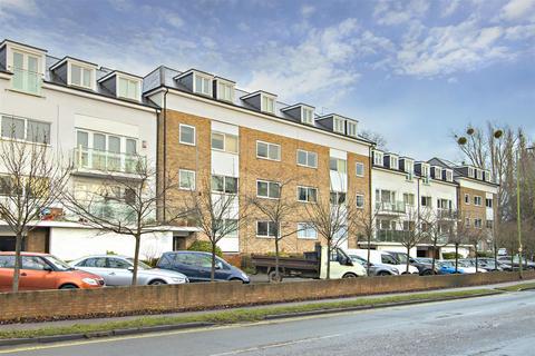 2 bedroom apartment to rent, Watling Street, Radlett, Hertfordshire, WD7