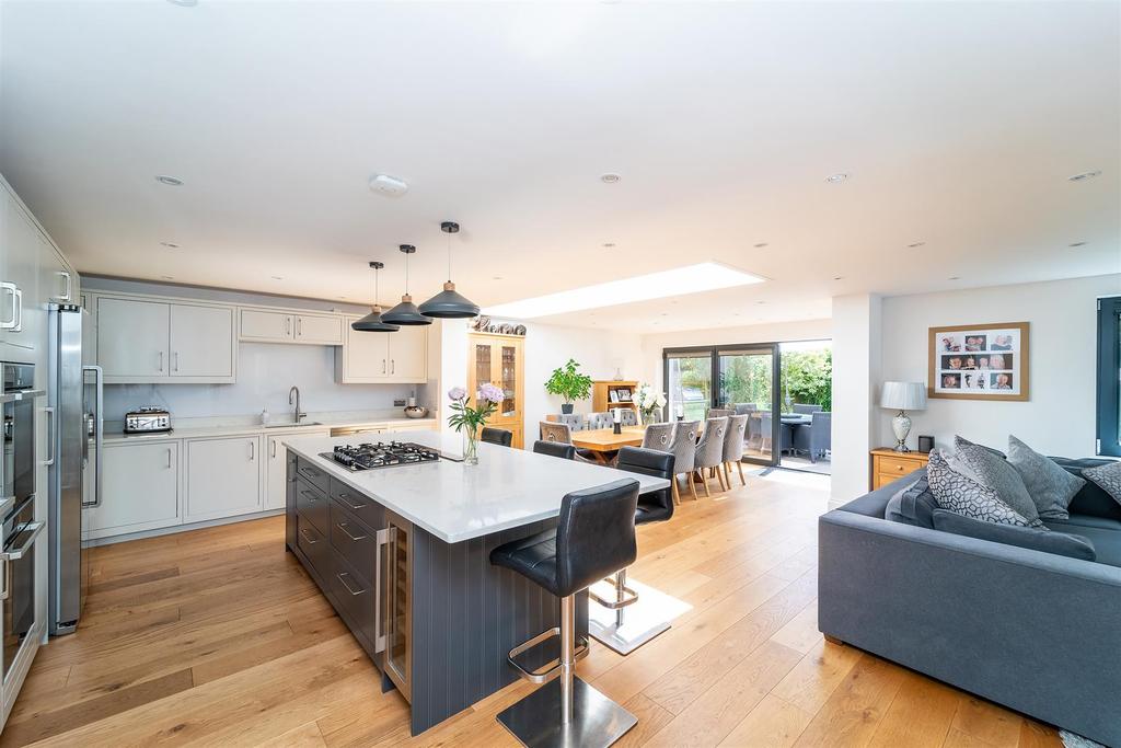 Ambrose Lane, Harpenden 4 bed detached house for sale £1,555,000