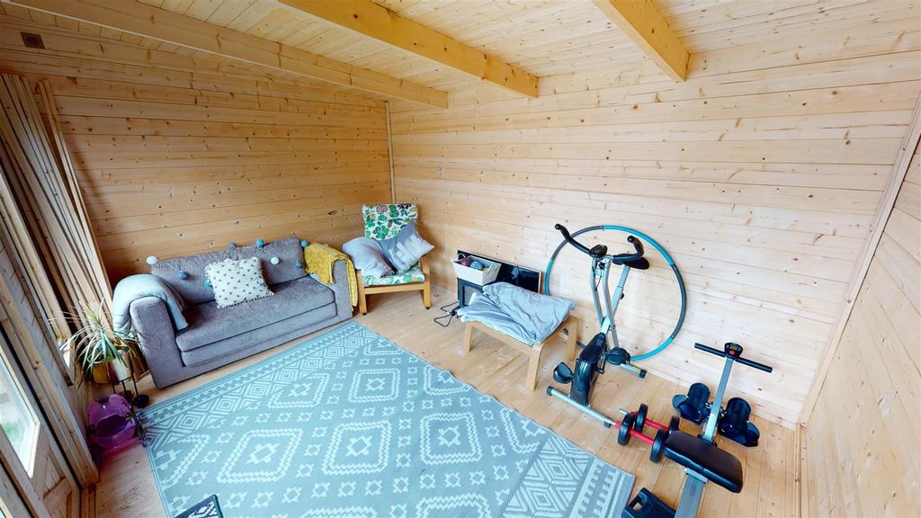 Aviemore Close Summer House