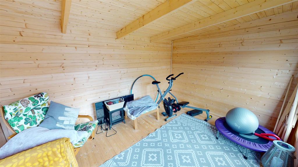 Aviemore Close Summer House