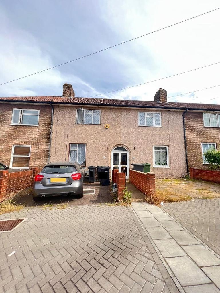 Durham Hill, Bromley 2 bed terraced house £1,600 pcm (£369 pw)