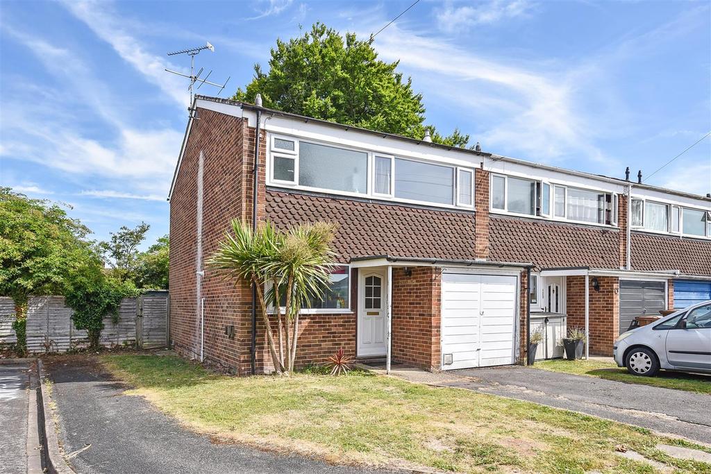 Gallaghers Mead, Andover 3 bed end of terrace house £300,000