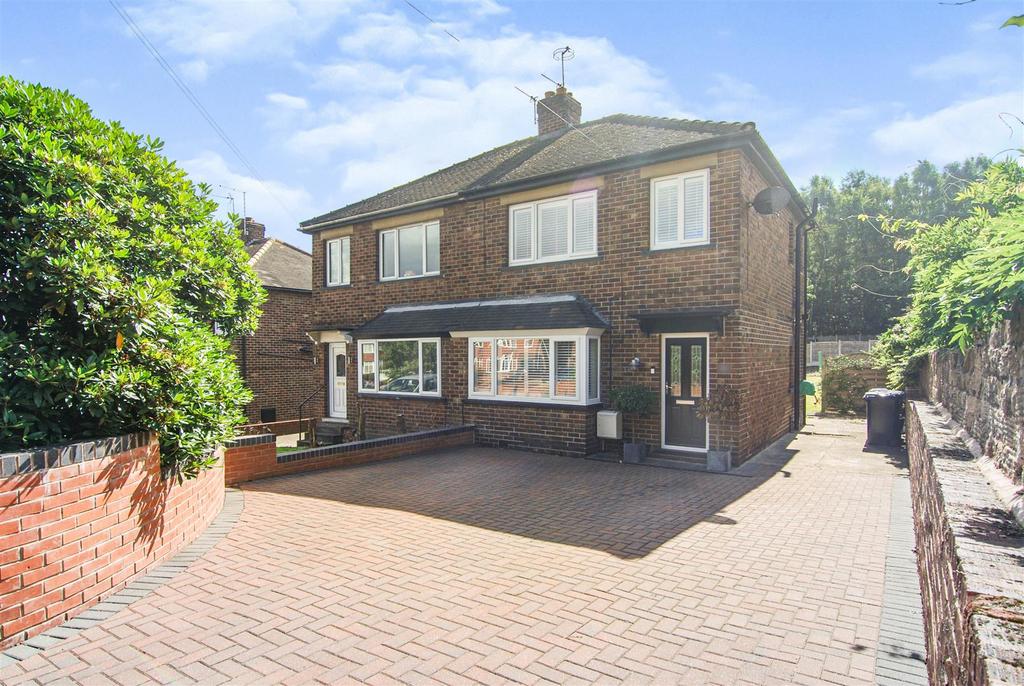 Wood Walk, Wombwell, BARNSLEY 3 bed semidetached house £225,000