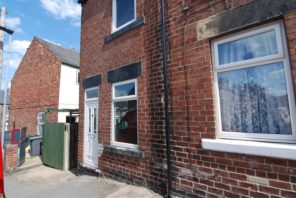 Bond Street, Wombwell, BARNSLEY 2 bed terraced house - £70,000