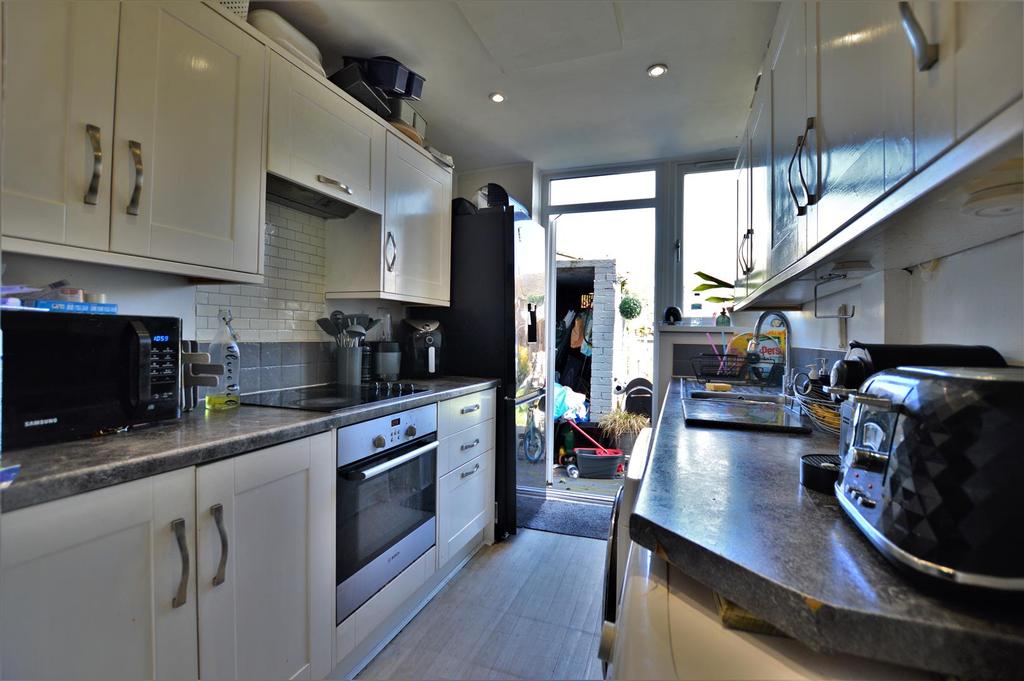 Goodwin Road, Slough 3 bed terraced house £370,000