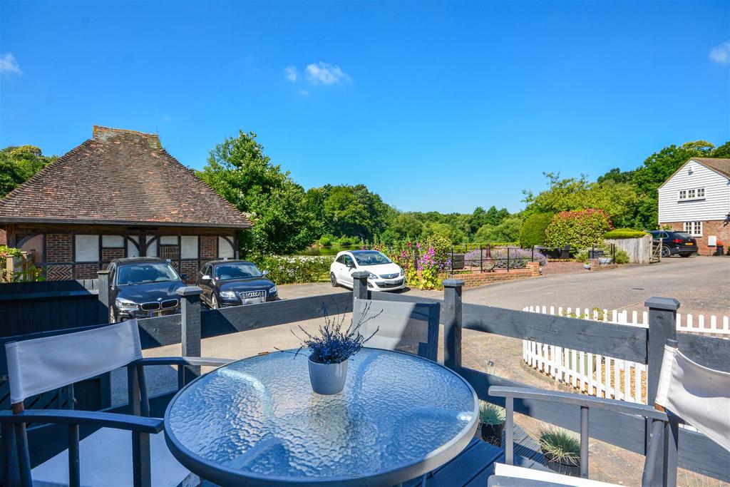 Powdermill Lake, Powdermill Lane, Battle 3 bed detached bungalow for
