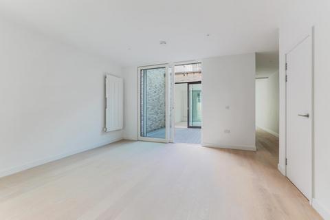 undefined, Starboard Way, Royal Wharf, E16