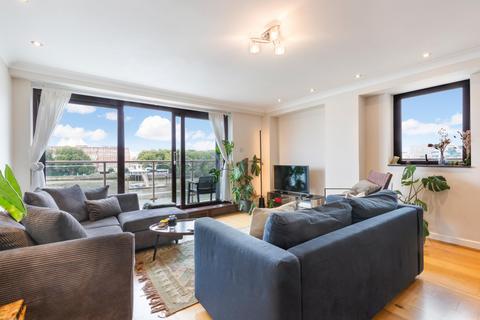 2 bedroom flat to rent, Elm Quay Court, Nine Elms, London, SW11