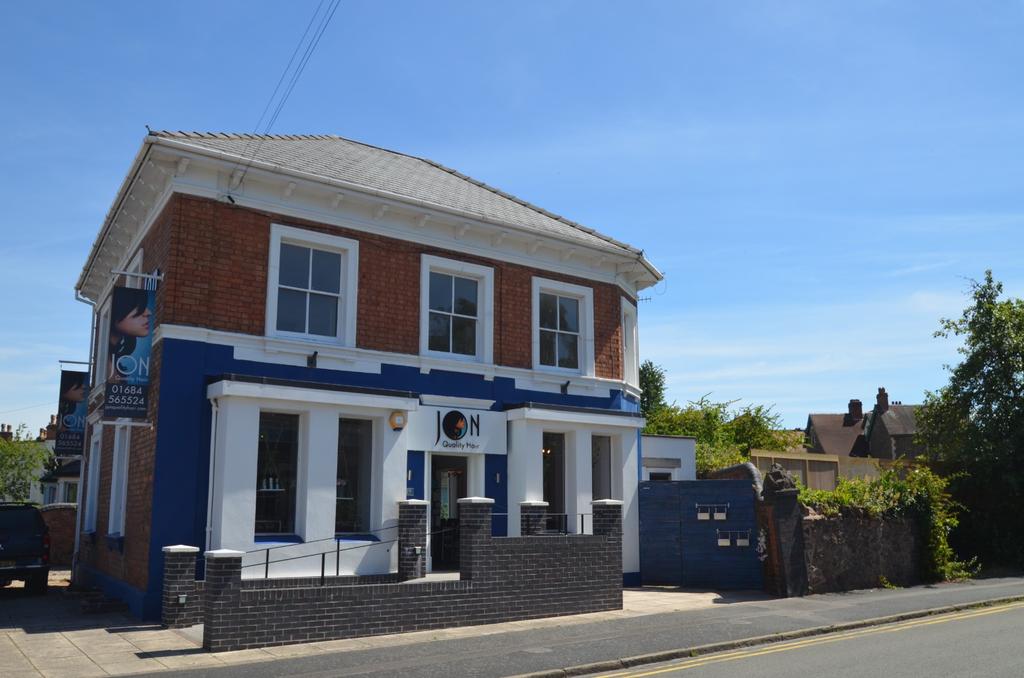 Victoria Park Road, Malvern... 5 bed apartment £185,000