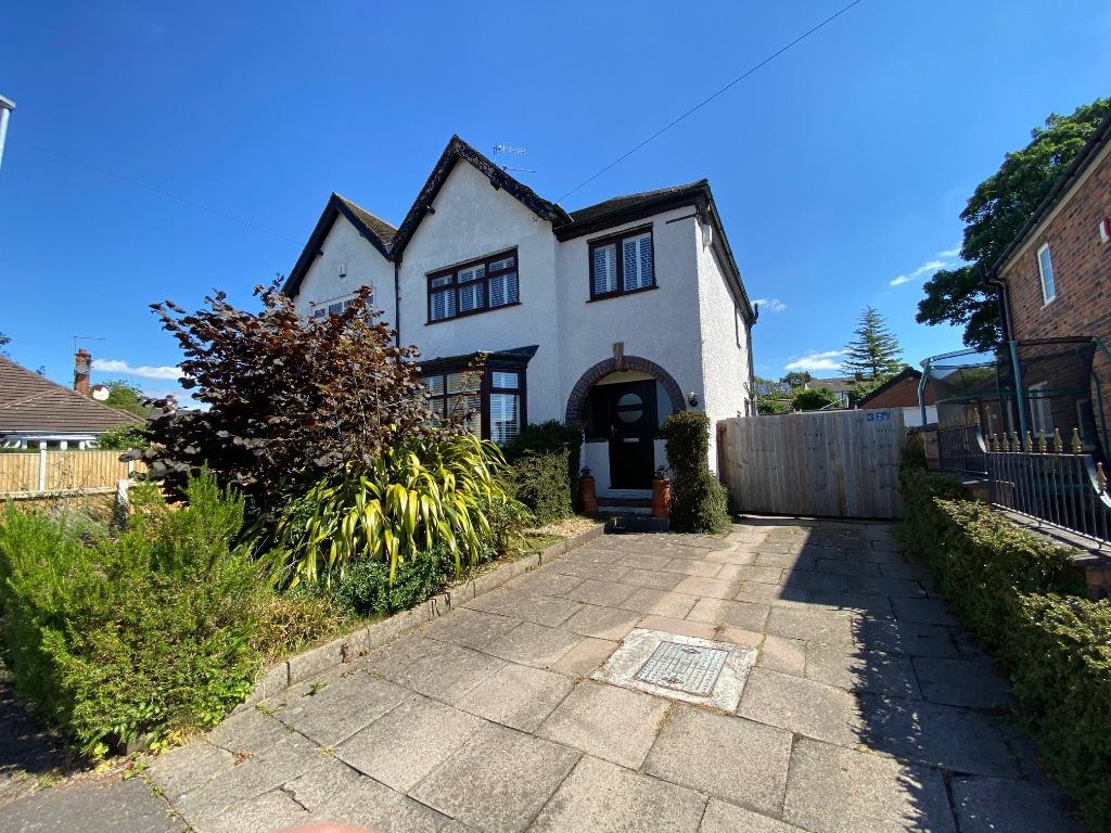 Court Lane, NewcastleunderLyme, ST5 3 bed semidetached house £250,000