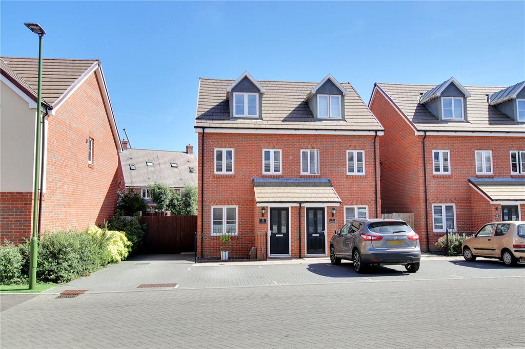 Daffodil Road, Worthing, West Sussex, BN13 3 bed semidetached house