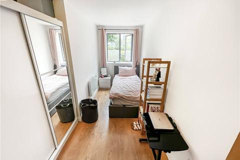 2 bedroom apartment to rent, Lapis Close, Ealing, NW10