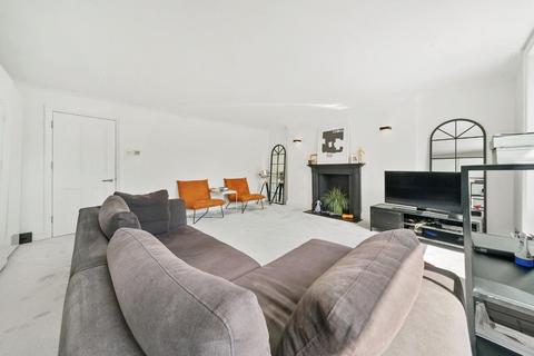 3 bedroom flat to rent, Royal Crescent, Holland Park, London, Royal Borough of Kensington and Chelsea, W11