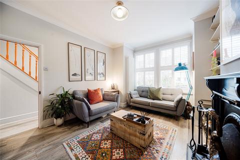 3 bedroom end of terrace house for sale, Highworth Road, London, N11