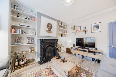 3 bedroom end of terrace house for sale, Highworth Road, London, N11