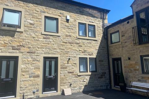 2 bedroom townhouse to rent, Waterside Close, Sowerby Bridge HX6