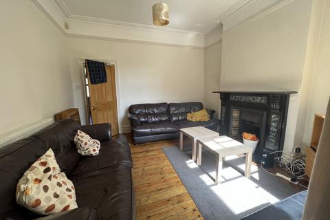 6 bedroom detached house to rent - Leicester, LE2