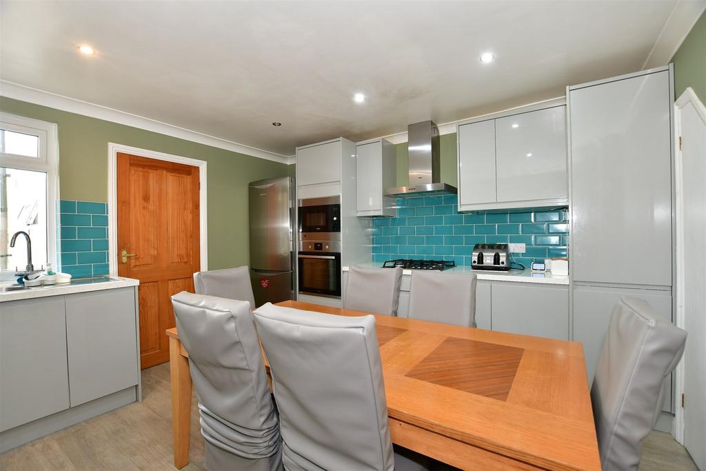 Thornhill Place, Maidstone, Kent 3 bed semidetached house £300,000