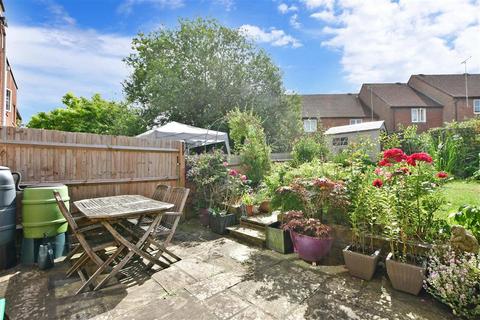 3 bedroom terraced house for sale - Spiro Close, Pulborough, West Sussex
