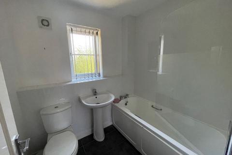 2 bedroom semi-detached house to rent, Granger Close, Wisbech