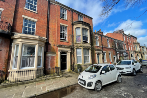 Flat 2, 8 Bank Parade, Preston, PR1 3TA