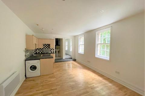 Flat 2, 8 Bank Parade, Preston, PR1 3TA