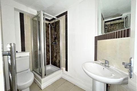 Flat 2, 8 Bank Parade, Preston, PR1 3TA