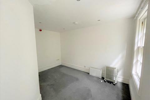 Flat 2, 8 Bank Parade, Preston, PR1 3TA