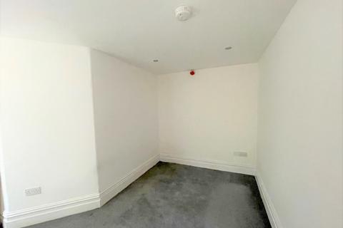 Flat 2, 8 Bank Parade, Preston, PR1 3TA