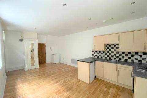Flat 2, 8 Bank Parade, Preston, PR1 3TA