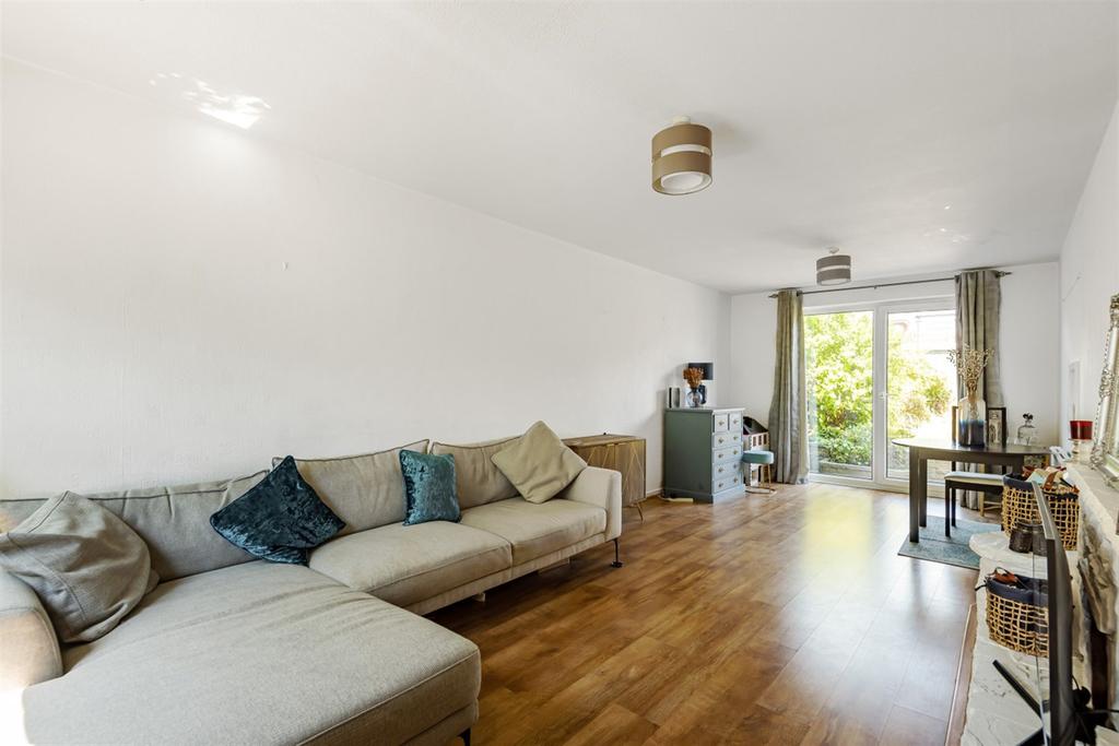 Sitting/Dining Room