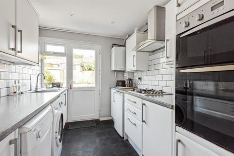 22 Brambling Close, Horsham, RH13 6AZ