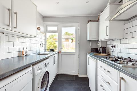 22 Brambling Close, Horsham, RH13 6AZ