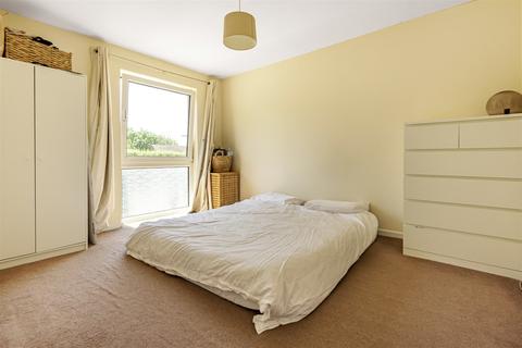 22 Brambling Close, Horsham, RH13 6AZ