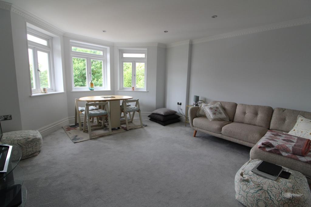 Charlewoode House, Beulah Place, Common Road, Chorleywood, WD3 2 bed