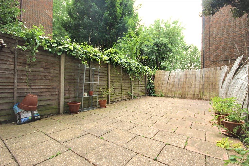 Pitfield Way, London, NW10 2 bed maisonette - £350,000