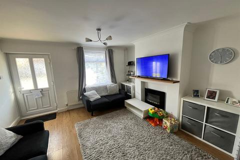 2 bedroom terraced house to rent, Wick Street, Littlehampton, Wick, BN17