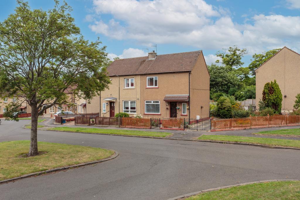 35 Ravensheugh Crescent, Musselburgh, EH21 7PZ 2 bed semidetached