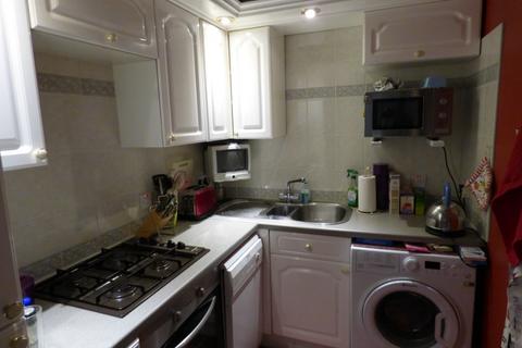 2 bedroom flat to rent, McDonald Road, Bonnington, Edinburgh, EH7