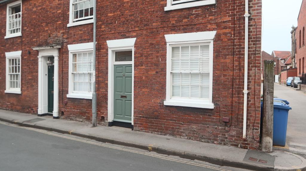 Walkergate, Beverley 1 bed terraced house £575 pcm (£133 pw)